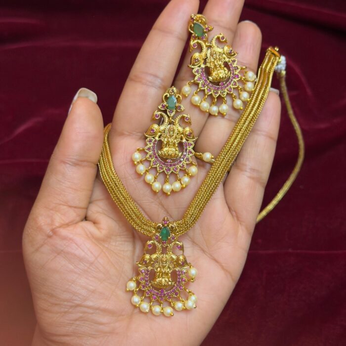 NECKPIECE  LAKSHMI PEARL (NECK003)