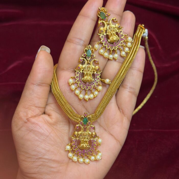 NECKPIECE  LAKSHMI PEARL (NECK003)