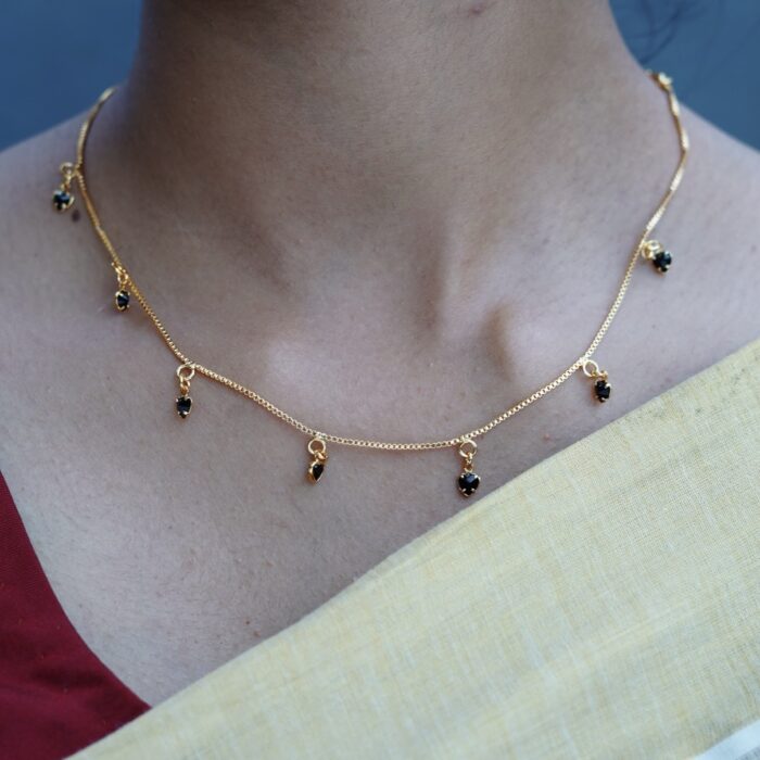 11 NECKPIECE  BLACK HEART CHARMS (NECK027)