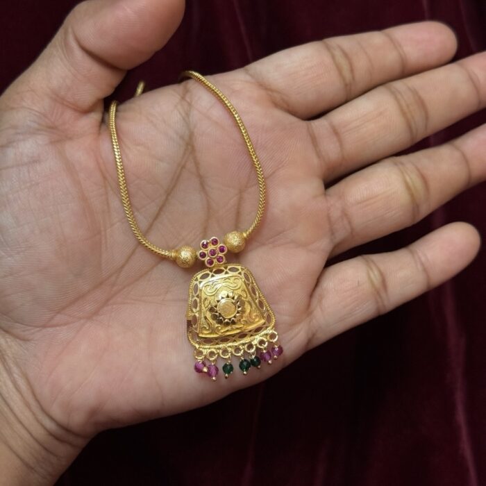 NECKPIECE  SMALL SQURE (NECK024)