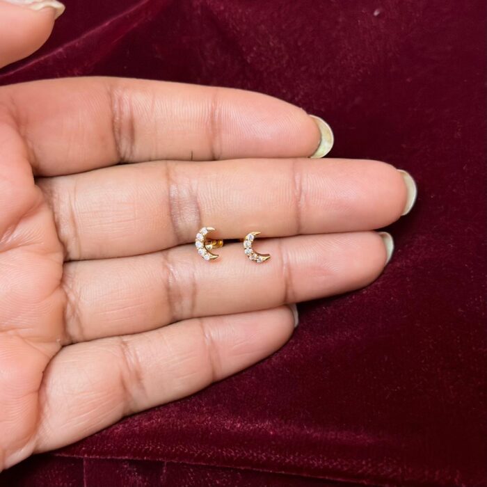 DIAMOND REPLICA HALF MOON STUD/ NOSE PIN  (STD006)