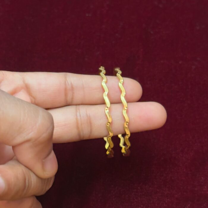 KIDS THIN ZIG ZAG BANGLE KD013