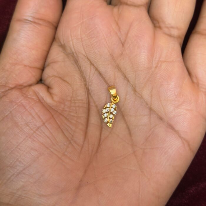 DIAMOND REPLICA LEAF PENDANT (DRL002)