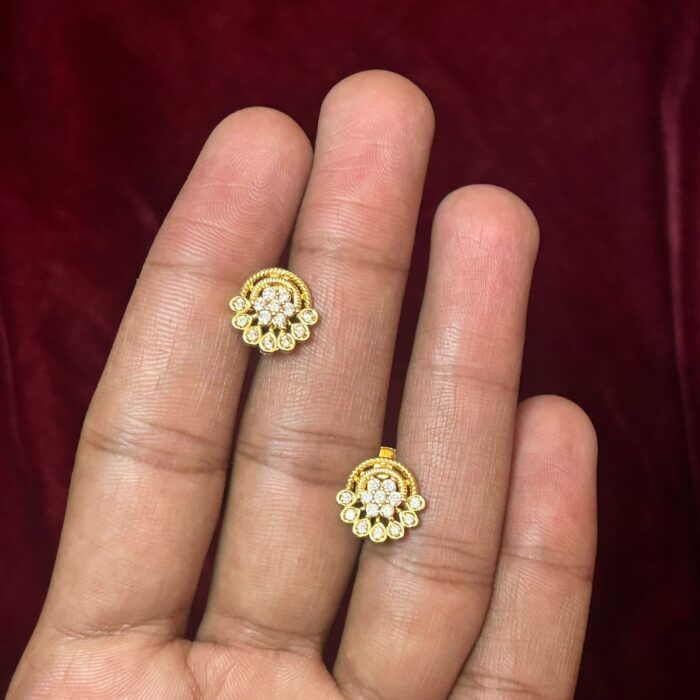 DIAMOND REPLICA STUD/ NOSE PIN  (STD018)