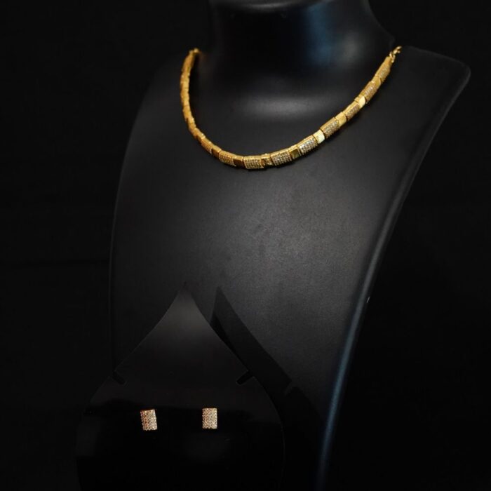 AD stone neckpiece AD001
