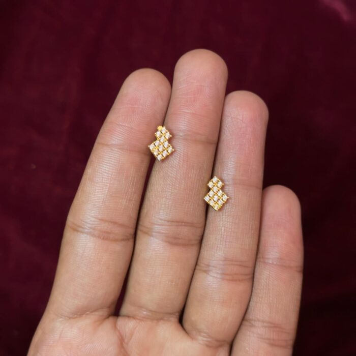 DIAMOND REPLICA SQARE STUD (STD024)