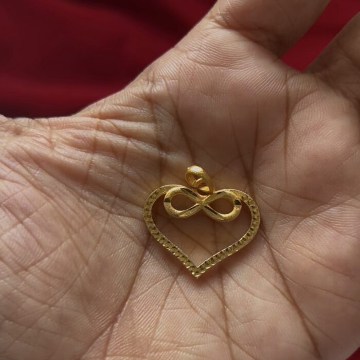 NON IDOL PENDANDT LOVE INSIDE BOW (NIL009)