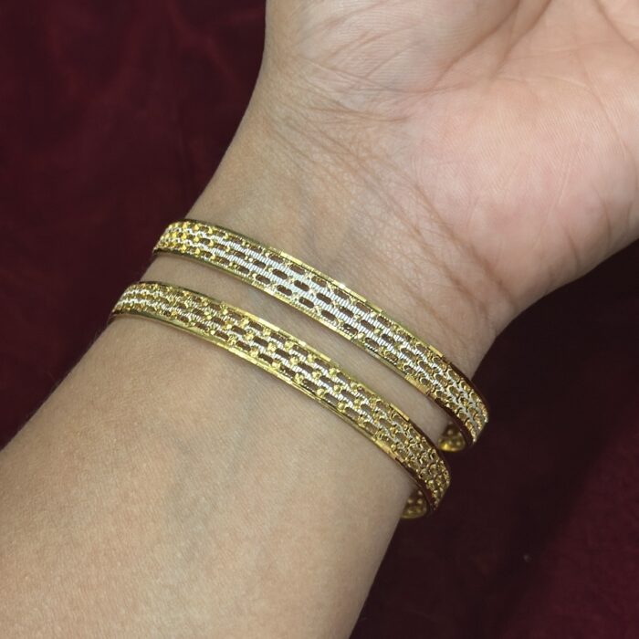 WHITE GOLD LINE DOT BANGLE(BA022)