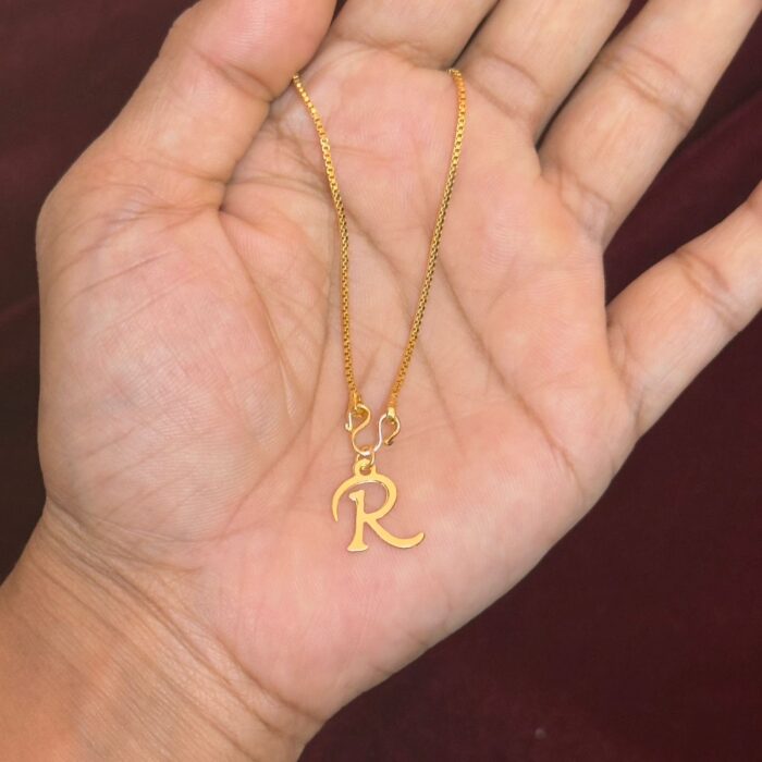 LETTER R ( 18 INCHES BOX CHAIN WITH LOCKET)