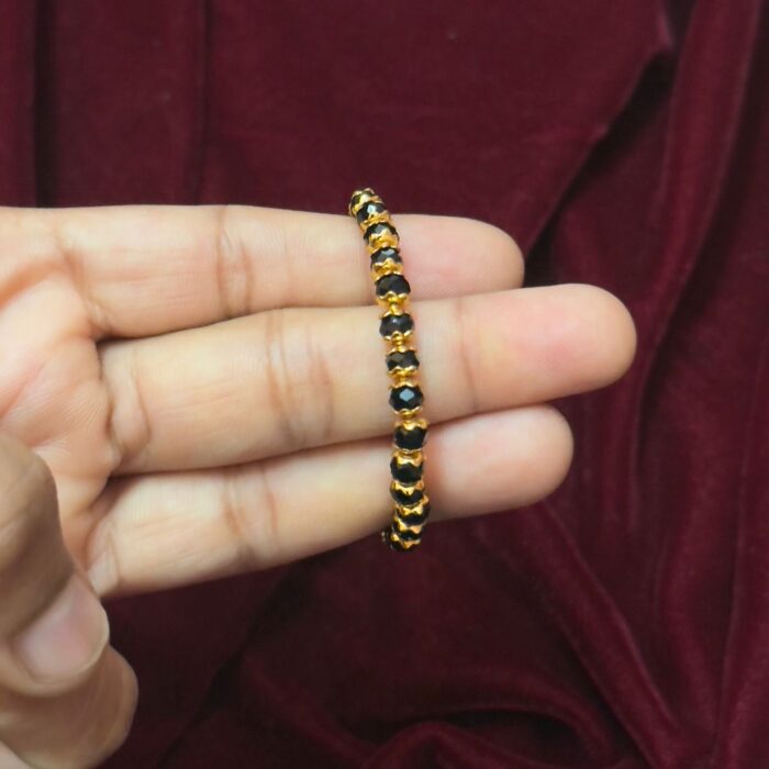 KIDS GOLD PLATED SMALL BLACK BEADED BRACELET (KD040)