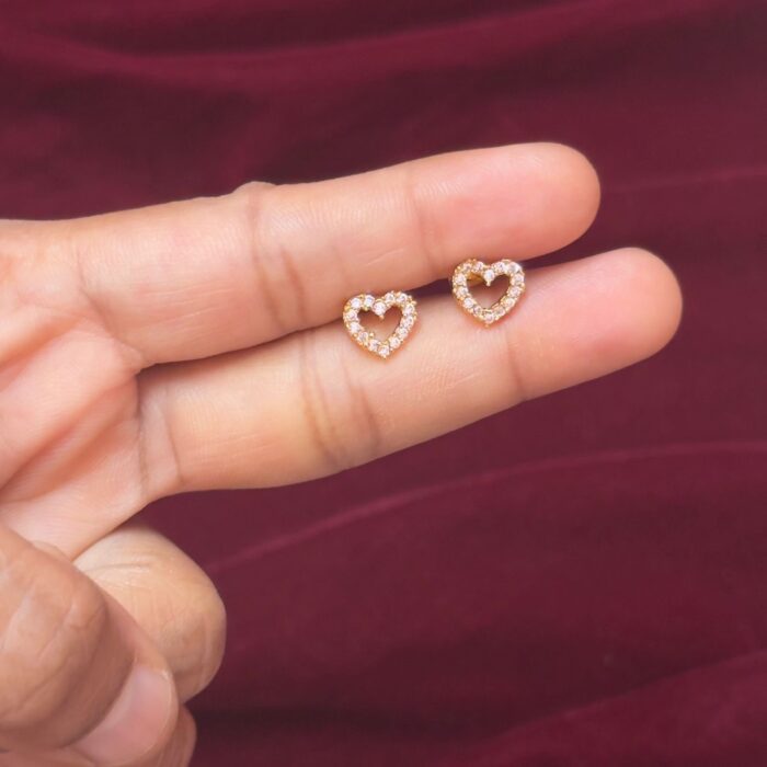 DIAMOND REPLICA SIMPLE LOVE STUD(STD037)