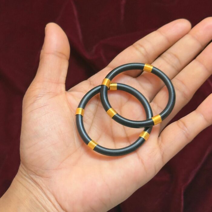 KIDS GOLD PLATED BLACK FLEXIBLE BANGLE (KD034)