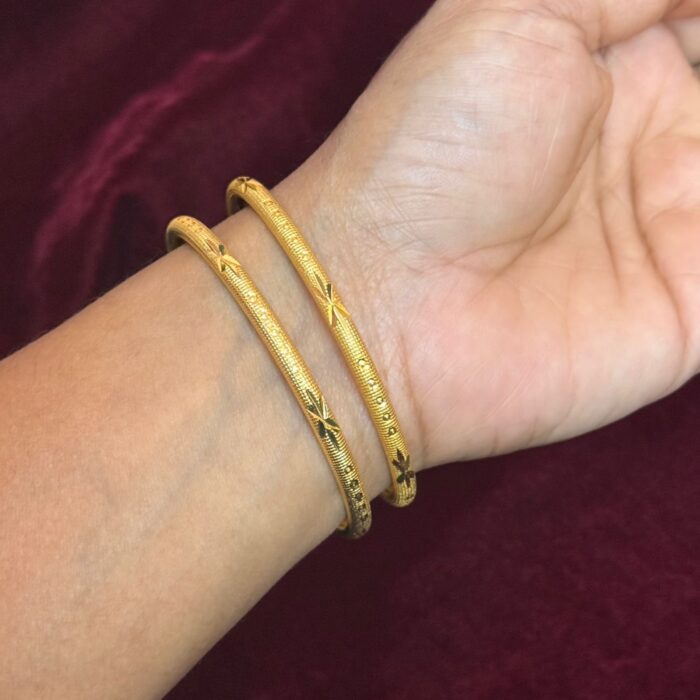 PIPE STAR DOTS BANGLE (BA029)