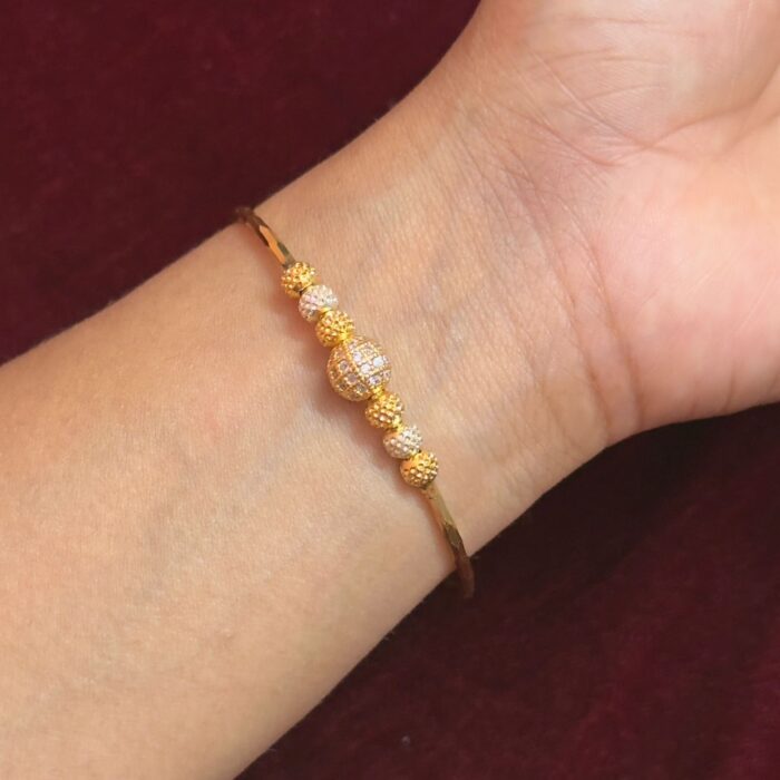 WHITE GOLD AD STONE GOLD PLATED ADJUSTABLE BANGLE (AB016)