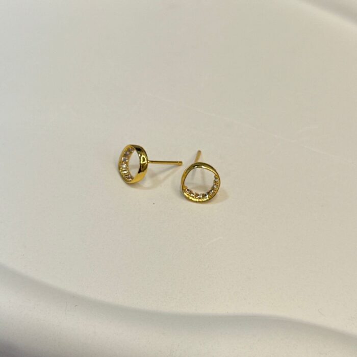 GOLD PLATED AD STONE ROUND STUD (GSTD013)