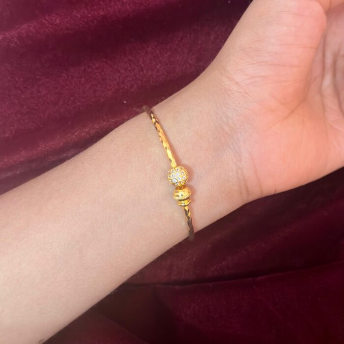 ADJUSTABLE BANGLE  GOLD AND DIAMOND BANGLE (AB020)