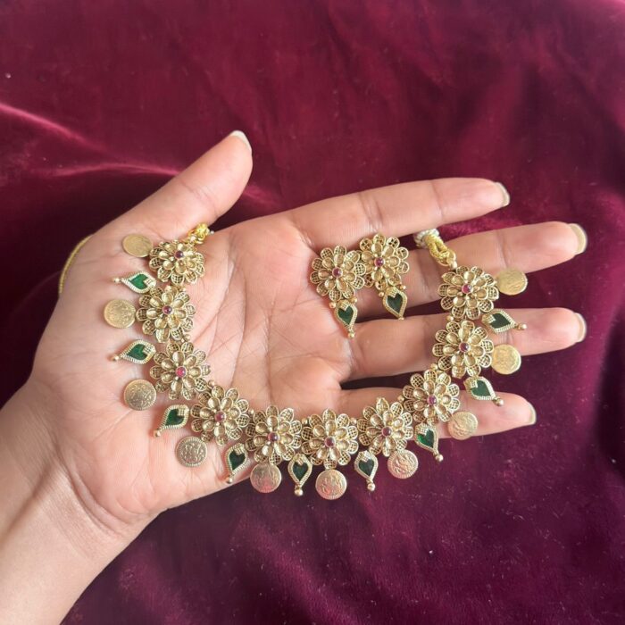 ATQ3  ANTIQUE PALAKKA FLOWER NECKLACE