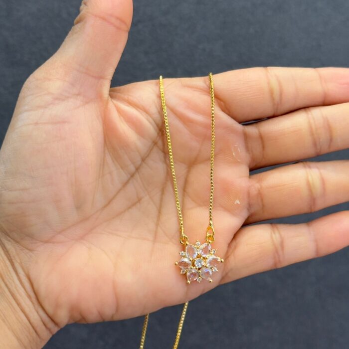 (NECK060) 18INCHS GOLD PLATED CRYSTAL STAR PENDENT