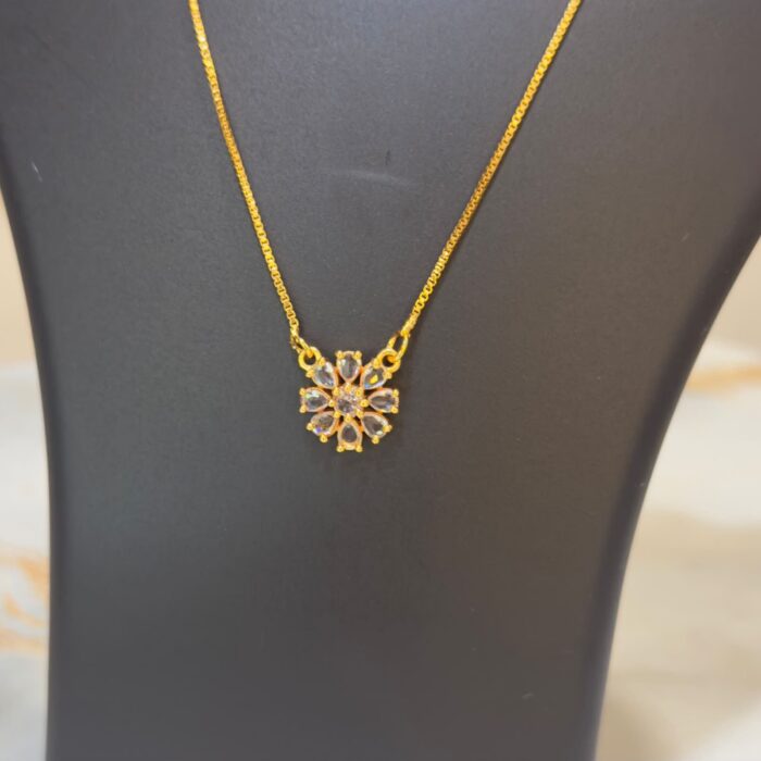 (NECK062) 18INCHS GOLD PLATED FULL WHITE CRYSTAL PENDENT