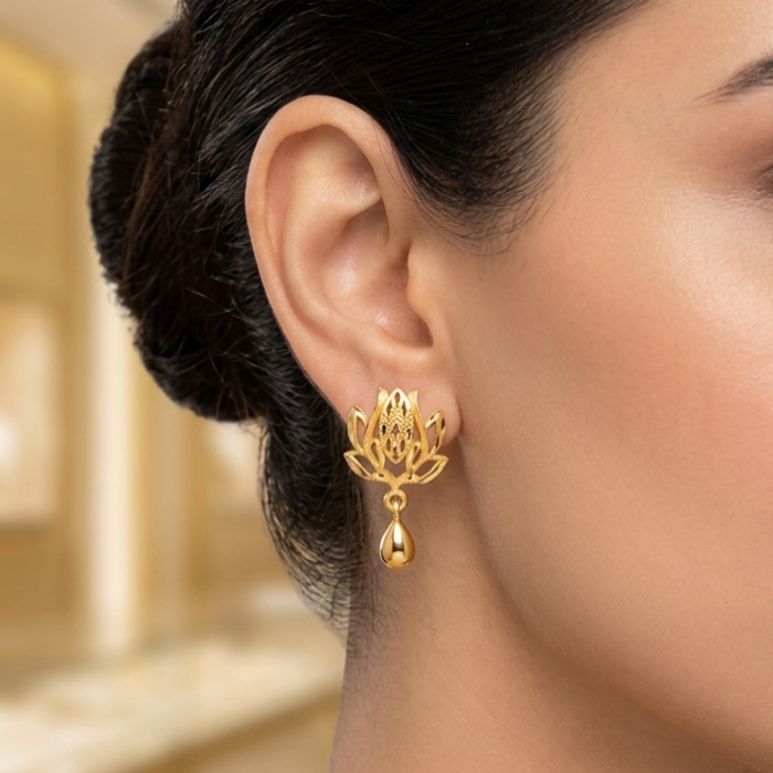 (GHSTD009) GOLD PLATED LOTUS EARRING