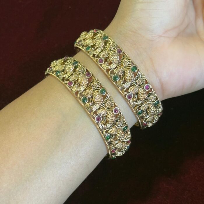 ATQB34 ANTIQUE WEDDING NON IDOL BANGLE