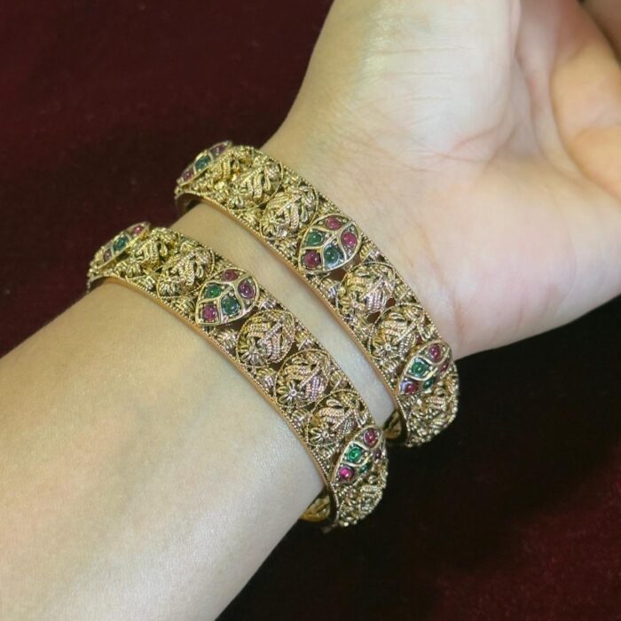 ATQB36 ANTIQUE WEDDING NON IDOL BANGLE