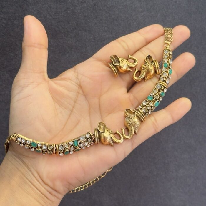 ATQ8 ANTIQUE ELEPHANT CHOKER
