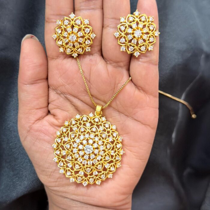PREMIOUM AD GOLDEN HEART BLOOM PENDANT SET  COMB1