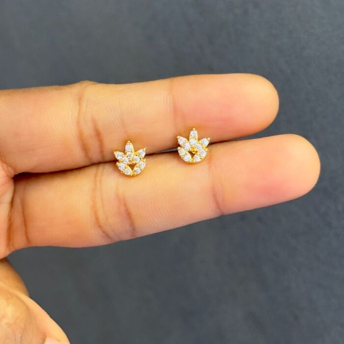 DIAMOND REPLICA  STUD/ NOSE PIN  (STD046)