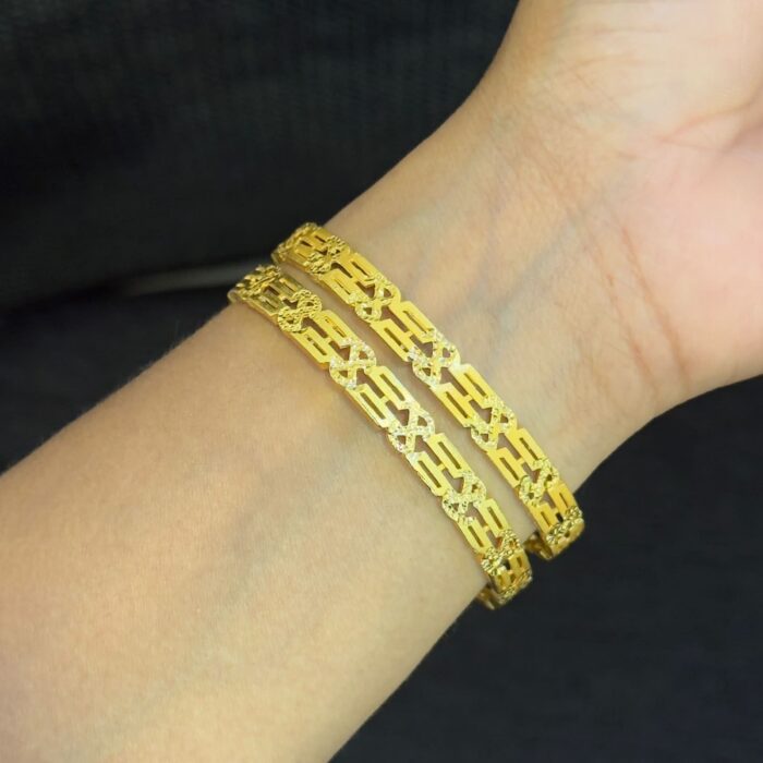 GOLD PLATED BANGLE (BA041)