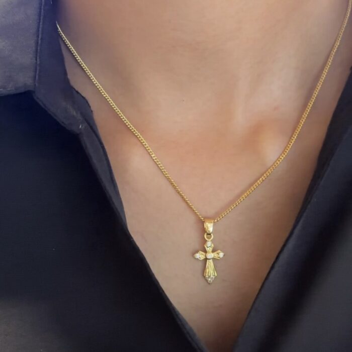 Sara (18 INCHE CHAIN WITH CROSS)