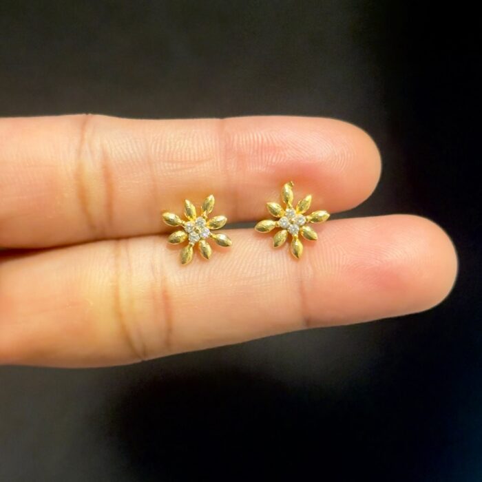 DIAMOND REPLICA  STUD/ NOSE PIN  (STD053)