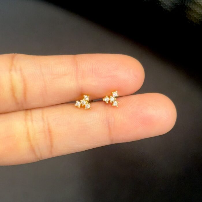 DIAMOND REPLICA  STUD/ NOSE PIN  (STD057)