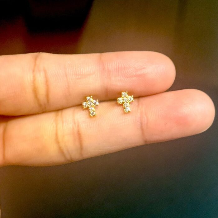 DIAMOND REPLICA  STUD/ NOSE PIN  (STD059)