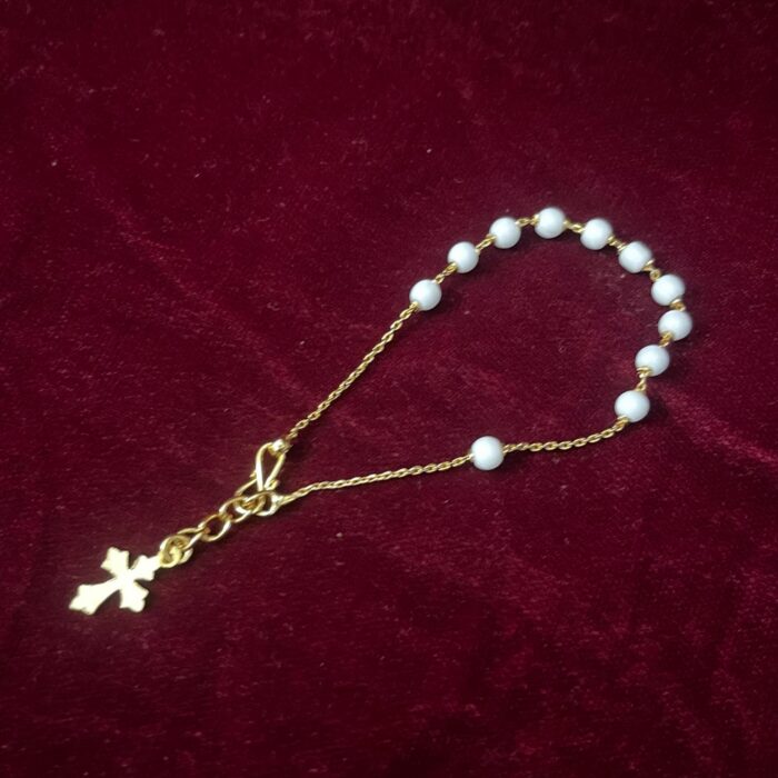 GOLD PLATED WHITE BEADED HAND ROSARY  (KM008)
