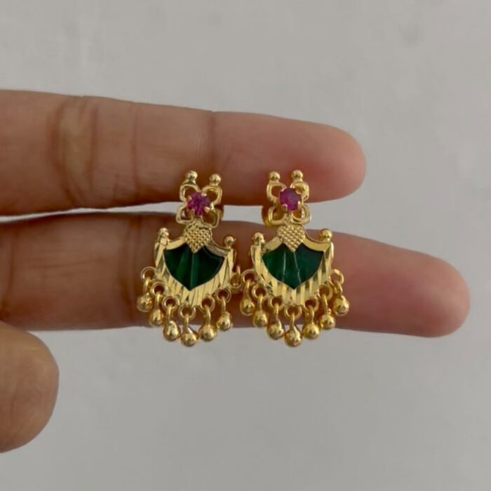GOLD PLATED TRADITIONAL PALAKKA HANGING  STUD ( GSTD024)